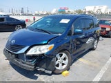 Toyota Sienna Le V6 5TDKK3DC4BS132249 снимка