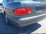 Mercedes-Benz E 320 WDBJF55F6VJ030679 fotografie
