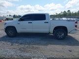 Toyota Tundra Sr5 5.7L V8 5TFDY5F18KX852078 снимка