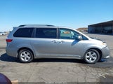 Toyota Sienna Le 8 Passenger 5TDKK3DC7FS672717 fotografie