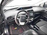 Toyota Prius Three JTDKARFU7J3554124 снимка