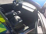 Tesla Model Y Performance Dual Motor All-Wheel Drive 7SAYGDEF8RA272815 fotografie