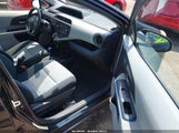 Toyota Prius C Three JTDKDTB35C1516391 снимка