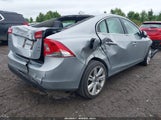 Volvo S60 T6/T6 Platinum/T6 Premier Plus/T6 R-Design/T6 R-Design Platinum YV1902FH3D2186458 fotografie