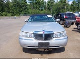 Lincoln Town Car Signature 1LNHM82W0XY668220 photo