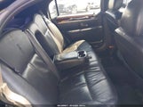Lincoln Town Car Signature Limited 2LNHM82V49X610623 fotografie