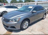 Volkswagen Passat 1.8T S 1VWAT7A37HC015941 снимка