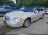 Lincoln Town Car Cartier 1LNHM83W0XY689406 снимка