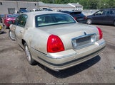 Lincoln Town Car Signature Limited 1LNHM82W05Y626210 fotografie