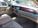 Lincoln Town Car Signature Limited 1LNHM82W05Y626210 fotografie