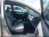 Toyota Corolla Le 5YFBURHE3HP635765 снимка