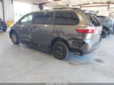 Toyota Sienna Xle 8 Passenger 5TDYK3DC2GS761946 fotografie