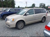 Chrysler Town & Country Limited 2C4RC1GGXFR563403 снимка