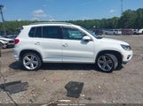 Volkswagen Tiguan R-Line WVGAV7AX7FW083275 photo