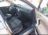Volkswagen Tiguan 2.0T Se/2.0T Sel/2.0T Sel R-Line/2.0T Sel R-Line Black 3VV2B7AX3KM092682 photo
