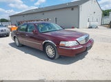 Lincoln Town Car Ultimate 1LNHM83W84Y622175 снимка