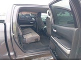 Toyota Tundra Sr5 5.7L V8 5TFDW5F12JX689920 fotografie