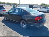 Volkswagen Passat 1.8T S 1VWAT7A33GC007558 снимка
