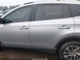 Toyota Rav4 Hybrid Xle JTMRJREV4HD084633 fotografie