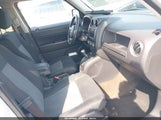 Jeep Patriot Latitude 1C4NJRFB2FD136258 снимка