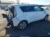 Kia Soul KNDJN2A21E7053676 fotografie