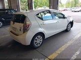 Toyota Prius C Two JTDKDTB31C1519272 снимка