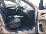 Audi A4 2.0T Premium WAUFFAFL3BN048711 снимка