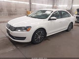 Volkswagen Passat 1.8T S 1VWAT7A3XFC068050 снимка