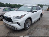 Toyota Highlander Hybrid Platinum 5TDEBRCH1NS076871 photo