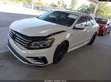 Volkswagen Passat 1.8T R-Line 1VWDT7A3XHC047179 снимка