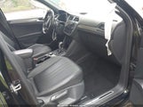 Volkswagen Tiguan 2.0T Se R-Line Black 3VV8B7AX7NM165468 photo