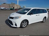 Toyota Sienna L 7 Passenger 5TDZZ3DC5JS953160 снимка