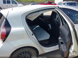 Toyota Prius C One JTDKDTB36F1096760 снимка