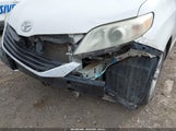 Toyota Sienna Le V6 5TDKK3DC4BS033446 снимка
