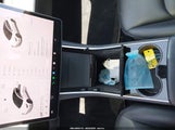 Tesla Model 3 Long Range/Mid Range 5YJ3E1EA9JF059640 снимка