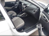 Hyundai Veloster Base W/Gray KMHTC6AD0DU151892 снимка
