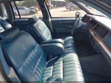 Lincoln Town Car Executive 1LNLM81W6PY753476 снимка