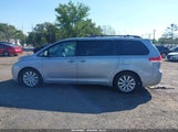 Toyota Sienna Le 5TDJK3DC3BS019629 снимка