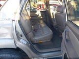 Toyota Sequoia Sr5 V8 5TDZT34A03S204088 снимка