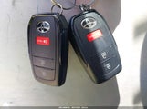 Toyota Prius Le JTDACAAU0R3018562 снимка