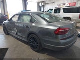 Volkswagen Passat 1.8T R-Line 1VWDT7A33HC030045 снимка