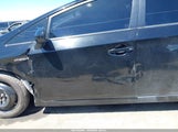Toyota Prius Three JTDKN3DU8F0411387 снимка