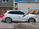 Audi Q5 2.0T Premium/2.0T Tech Premium WA1CNAFYXJ2226533 photo