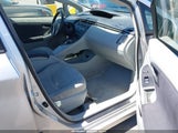 Toyota Prius Two JTDKN3DU2B5330821 fotografie