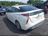 Toyota Prius Two Eco JTDKARFU6G3526601 снимка