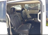 Chrysler Voyager Lxi 2C4RC1DG3MR543690 снимка