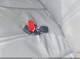 Lincoln Town Car Signature Limited 1LNHM82WX7Y633863 fotografie