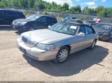 Lincoln Town Car Signature Limited 1LNHM82WX7Y633863 photo