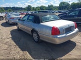 Lincoln Town Car Signature Limited 1LNHM82WX7Y633863 photo
