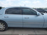 Lincoln Town Car Signature Limited 2LNHM82V39X636940 fotografie